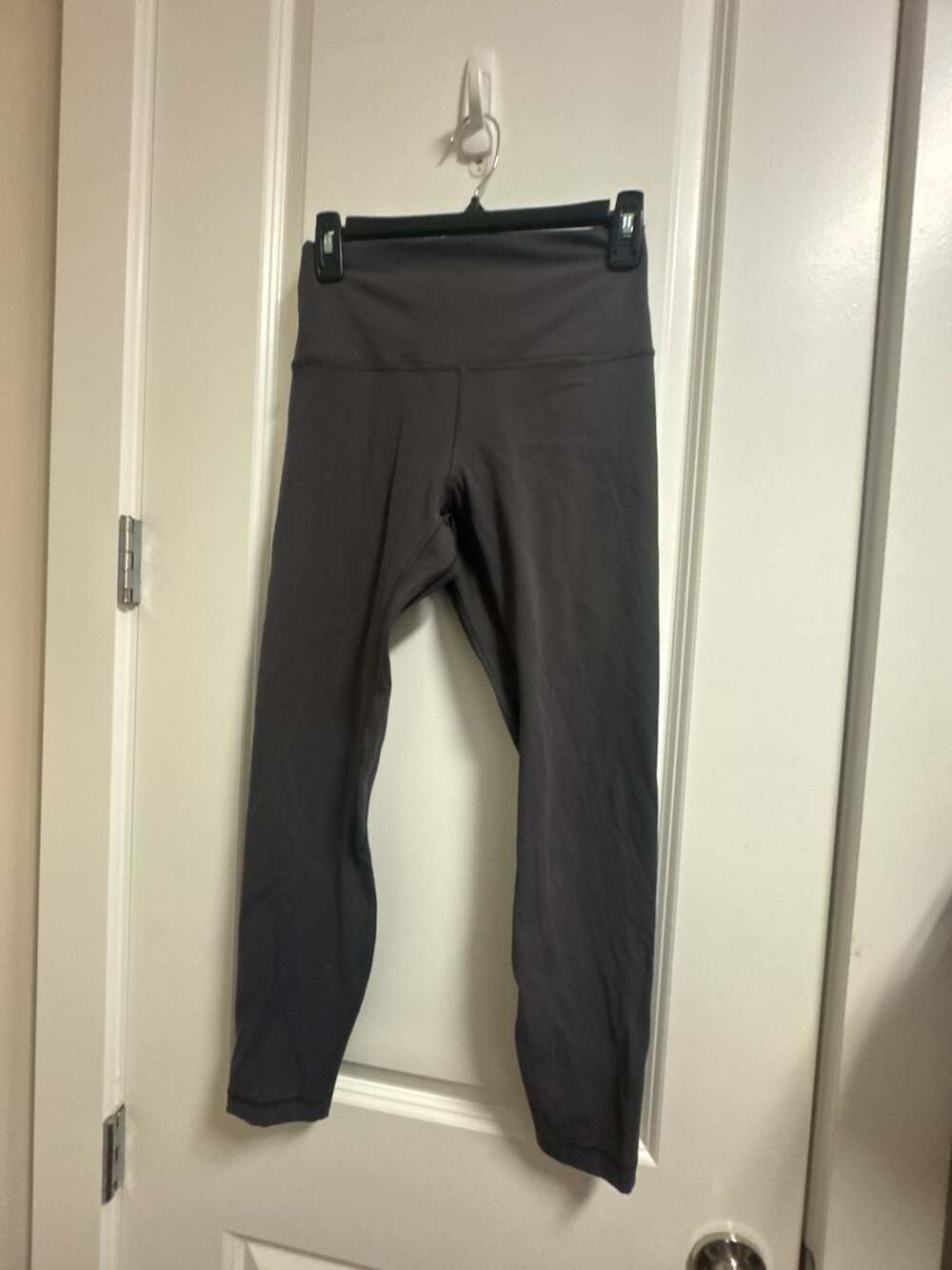 HeyNuts High-Waisted Workout Leggings with Pockets Gray Size M 8/10